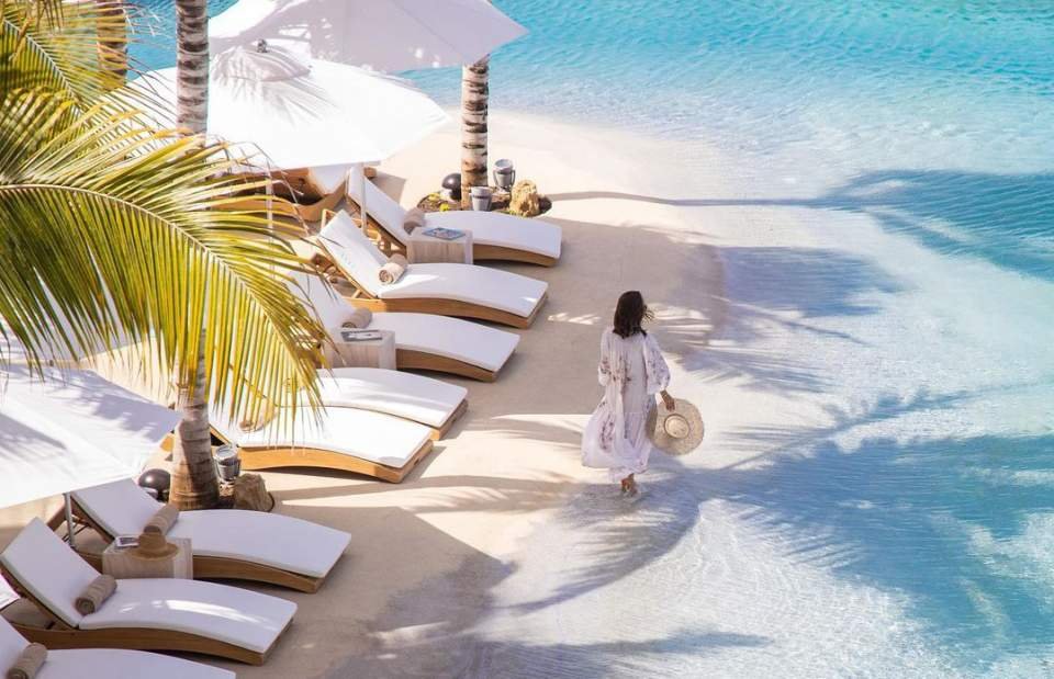 Luxury villas and beachfront accommodations in St Maarten