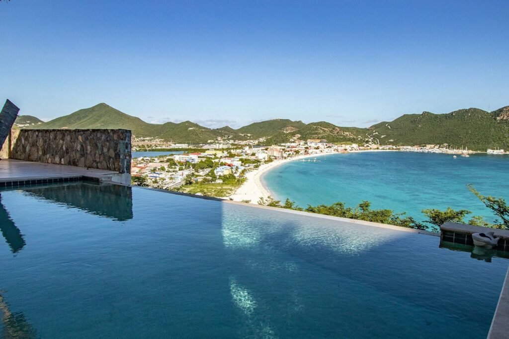 Luxury villa with ocean view in St Maarten